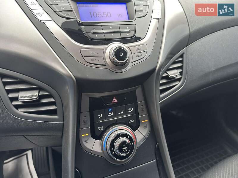 Седан Hyundai Elantra 2013 в Києві