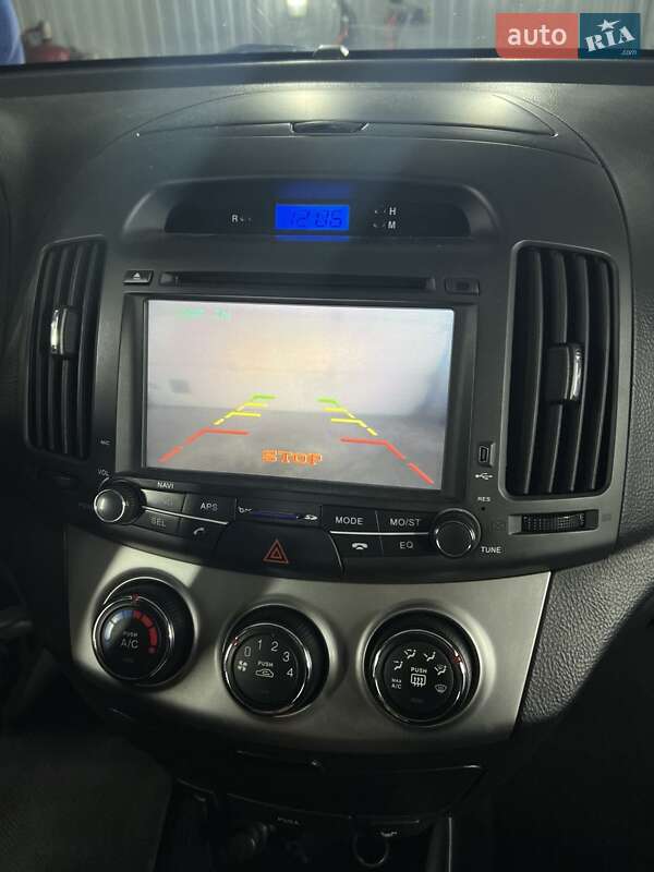 Седан Hyundai Elantra 2011 в Києві фото 16 Седан Hyundai Elantra 2011 в Києві