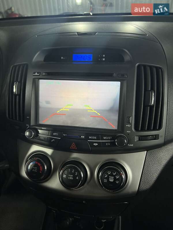 Седан Hyundai Elantra 2011 в Києві фото 13 Седан Hyundai Elantra 2011 в Києві