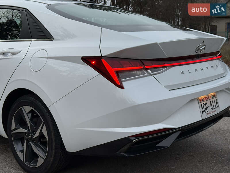Седан Hyundai Elantra 2021 в Тараще