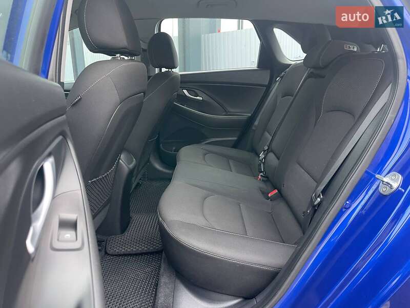 Хетчбек Hyundai Elantra 2019 в Києві