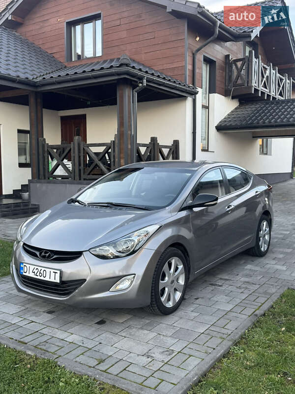 Hyundai Elantra 2011