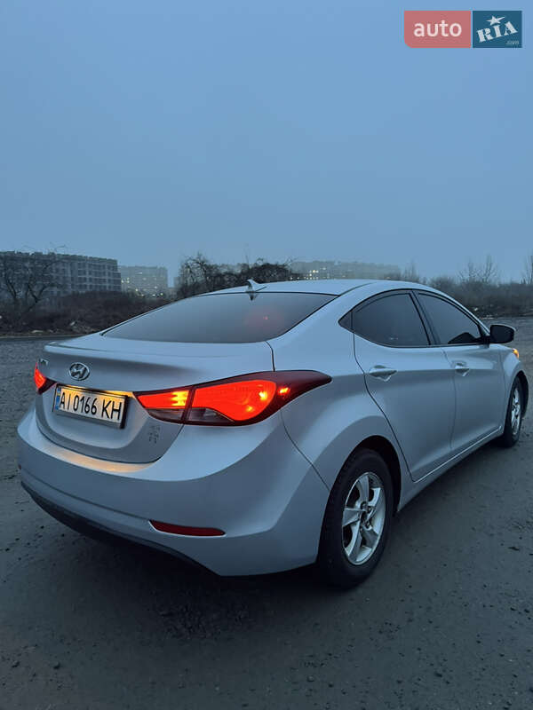Седан Hyundai Elantra 2014 в Києві фото 5 Седан Hyundai Elantra 2014 в Києві