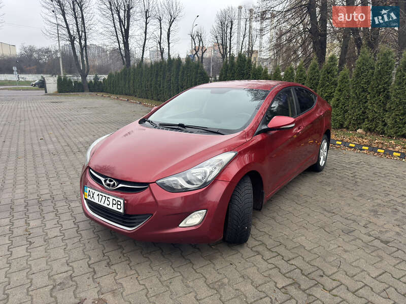 Седан Hyundai Elantra 2013 в Киеве