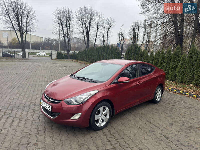 Седан Hyundai Elantra 2013 в Киеве