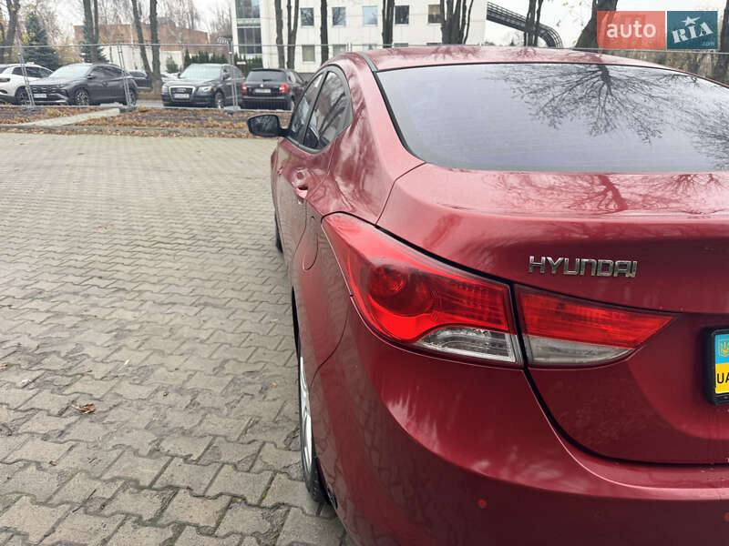 Седан Hyundai Elantra 2013 в Киеве
