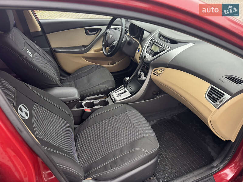 Седан Hyundai Elantra 2013 в Киеве