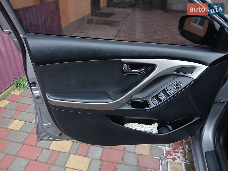 Седан Hyundai Elantra 2013 в Знаменівці