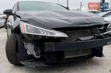 Седан Hyundai Elantra 2019 в Киеве