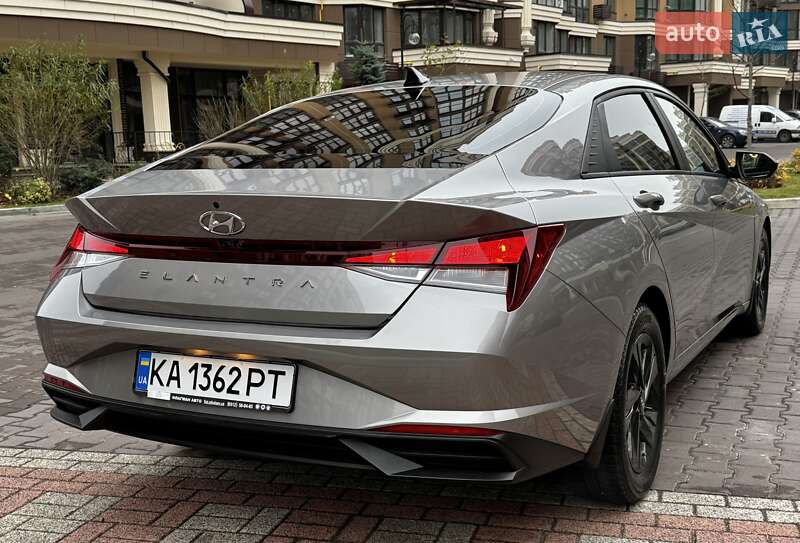 Седан Hyundai Elantra 2023 в Києві