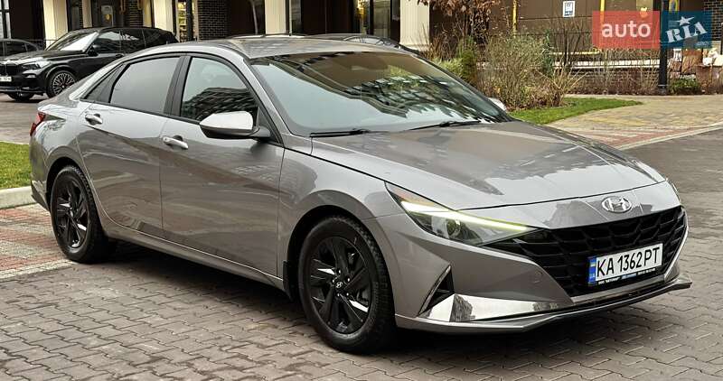 Седан Hyundai Elantra 2023 в Києві