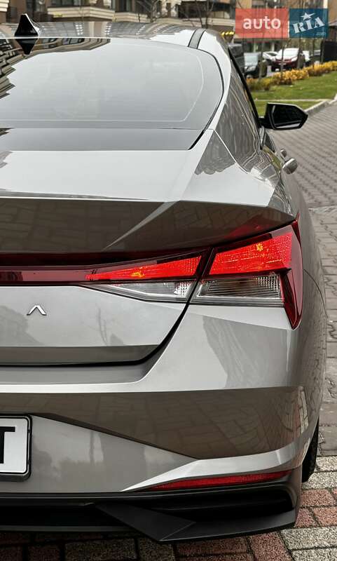 Седан Hyundai Elantra 2023 в Києві