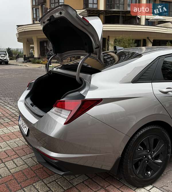 Седан Hyundai Elantra 2023 в Києві