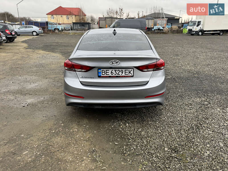 Седан Hyundai Elantra 2016 в Луцьку