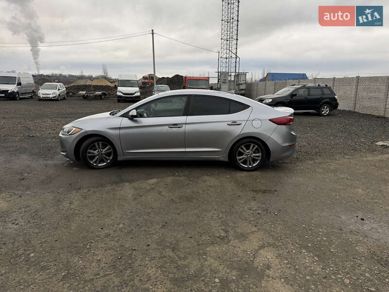 Седан Hyundai Elantra 2016 в Луцьку