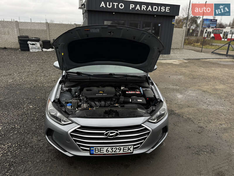 Седан Hyundai Elantra 2016 в Луцьку