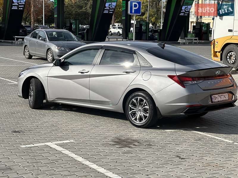 Седан Hyundai Elantra 2022 в Одессе