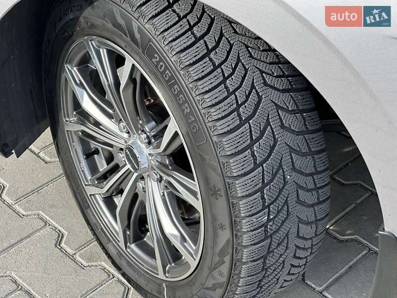 Седан Hyundai Elantra 2022 в Одессе