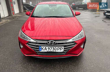 Седан Hyundai Elantra 2019 в Киеве