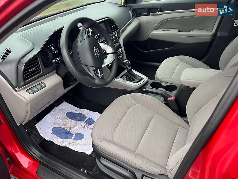 Седан Hyundai Elantra 2019 в Києві
