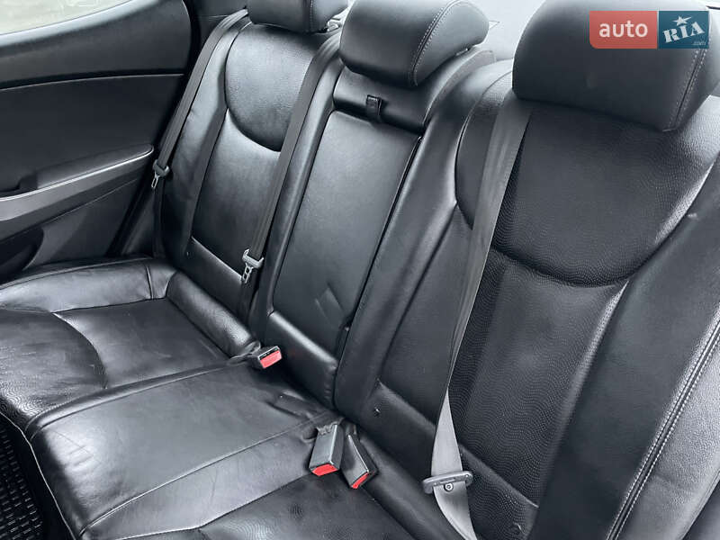 Седан Hyundai Elantra 2012 в Полтаві