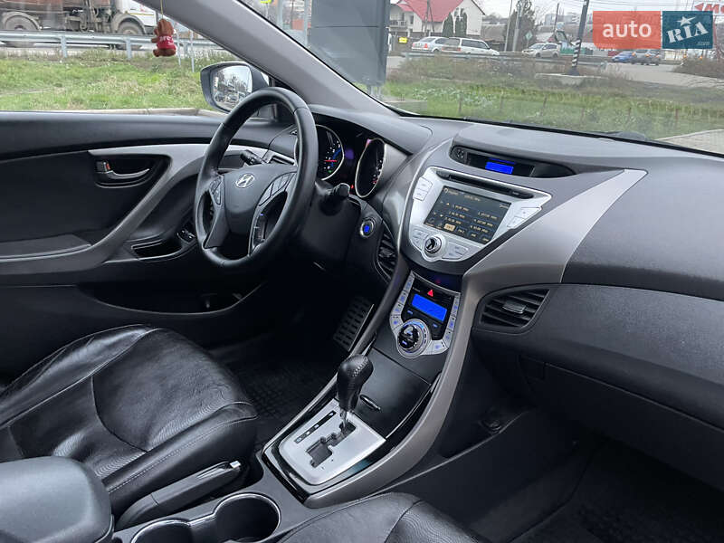Седан Hyundai Elantra 2012 в Полтаві