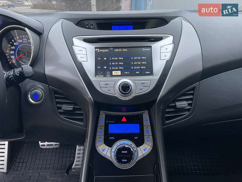 Седан Hyundai Elantra 2012 в Полтаві