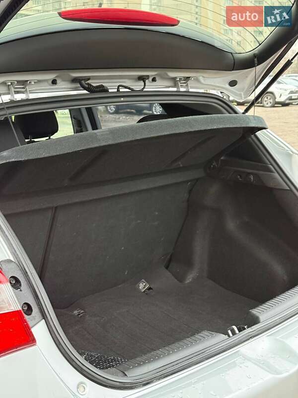 Хэтчбек Hyundai Elantra 2016 в Киеве