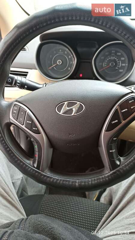 Седан Hyundai Elantra 2012 в Харкові фото 3 Седан Hyundai Elantra 2012 в Харкові