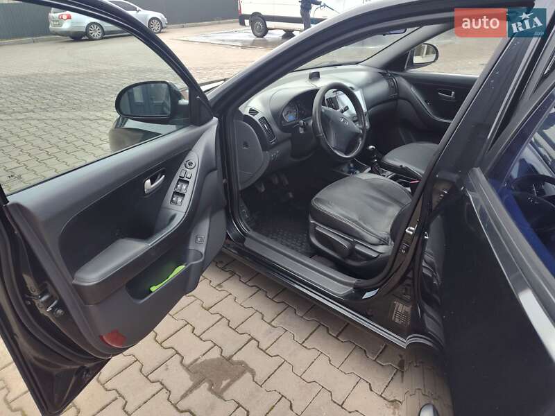 Седан Hyundai Elantra 2008 в Львове