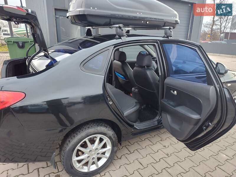 Седан Hyundai Elantra 2008 в Львове