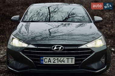 Седан Hyundai Elantra 2018 в Києві