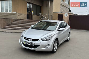 Седан Hyundai Elantra 2012 в Києві
