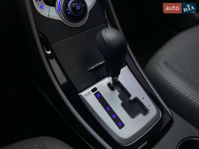 Седан Hyundai Elantra 2011 в Києві фото 37 Седан Hyundai Elantra 2011 в Києві