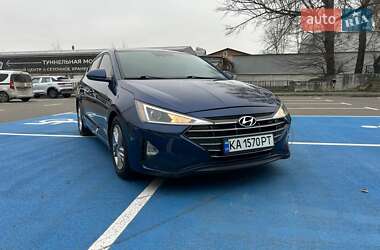 Седан Hyundai Elantra 2019 в Києві