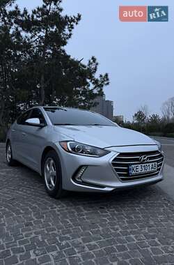 Седан Hyundai Elantra 2017 в Дніпрі