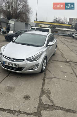 Седан Hyundai Elantra 2015 в Киеве