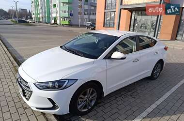 Седан Hyundai Elantra 2018 в Львові