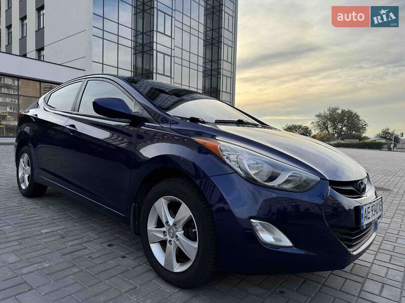 Седан Hyundai Elantra 2013 в Днепре