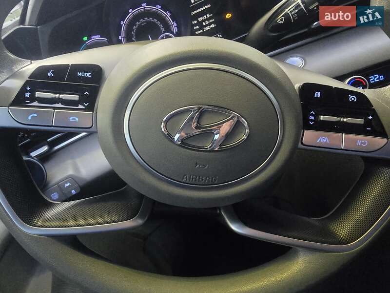 Седан Hyundai Elantra 2023 в Киеве