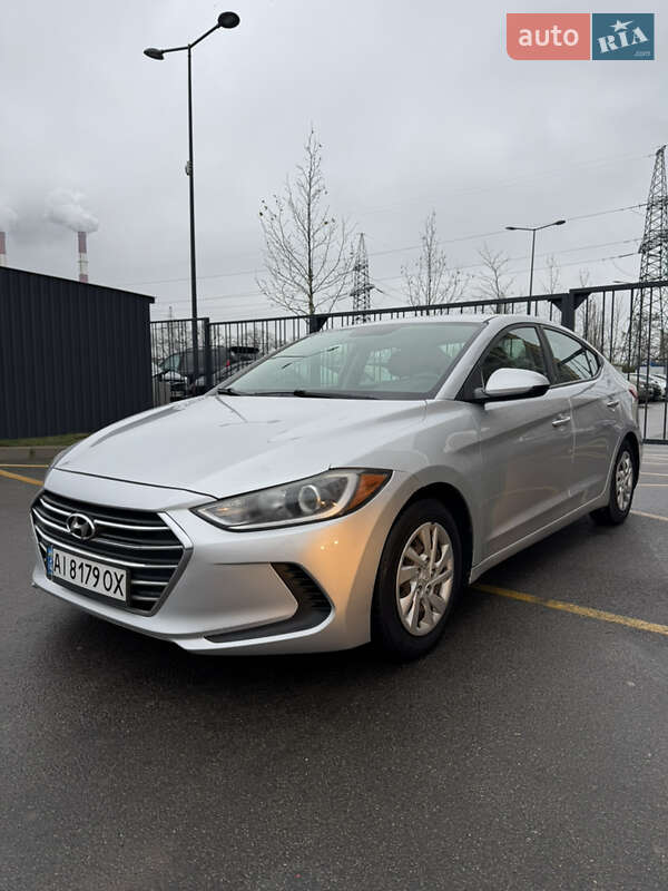 Седан Hyundai Elantra 2016 в Киеве