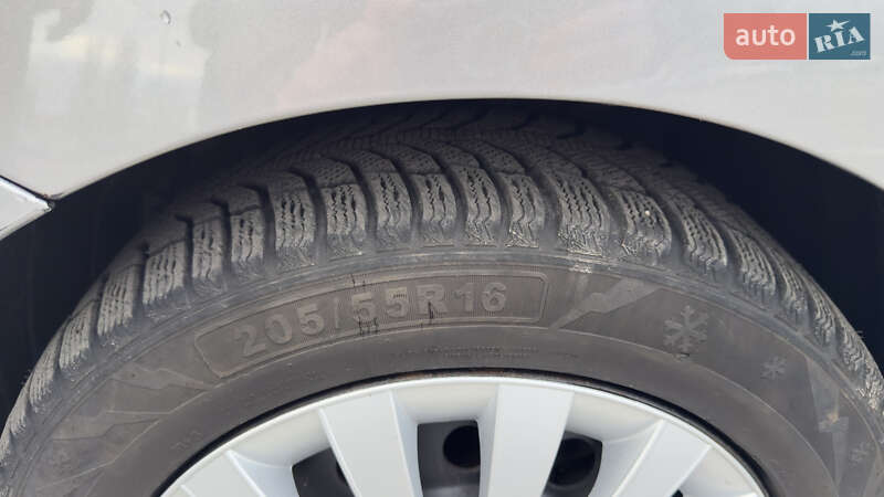 Седан Hyundai Elantra 2011 в Дніпрі