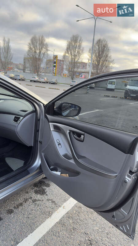 Седан Hyundai Elantra 2011 в Дніпрі