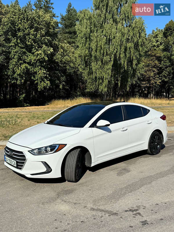 Седан Hyundai Elantra 2016 в Кропивницком