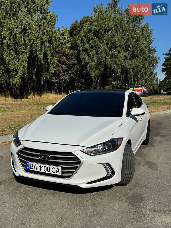 Седан Hyundai Elantra 2016 в Кропивницком