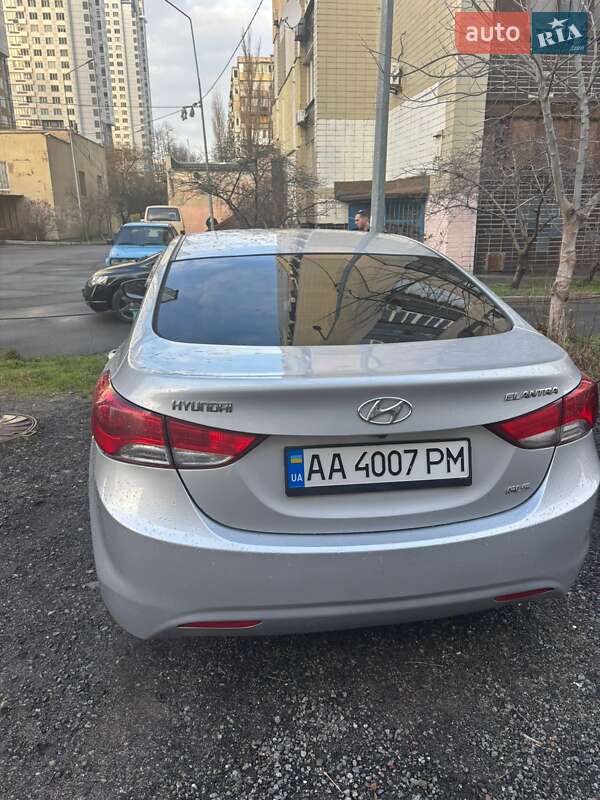 Седан Hyundai Elantra 2013 в Києві фото 2 Седан Hyundai Elantra 2013 в Києві
