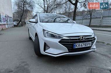 Седан Hyundai Elantra 2020 в Киеве