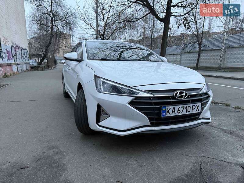 Hyundai Elantra 2020