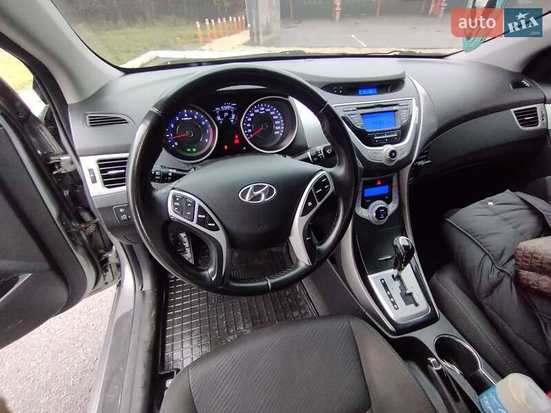 Седан Hyundai Elantra 2012 в Харькове