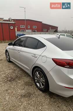Седан Hyundai Elantra 2017 в Ирпене